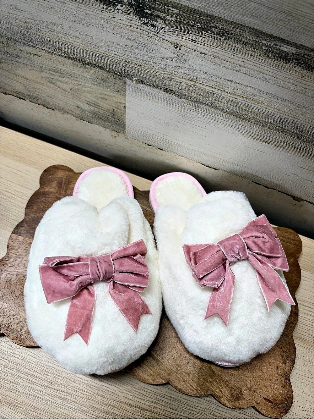 Bow Slippers in White & Pink